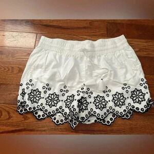 Vineyard Vines Women's Floral Eyelet Embroidered Pull-On Shorts Sz S